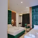 Shpetimi Hotel 3*