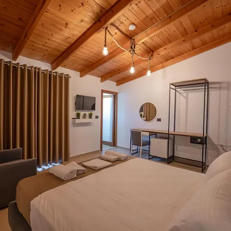 Hotel Shpetimi 3*