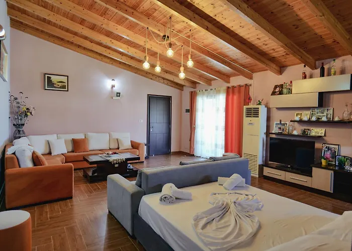 מלון Shpetimi 3*