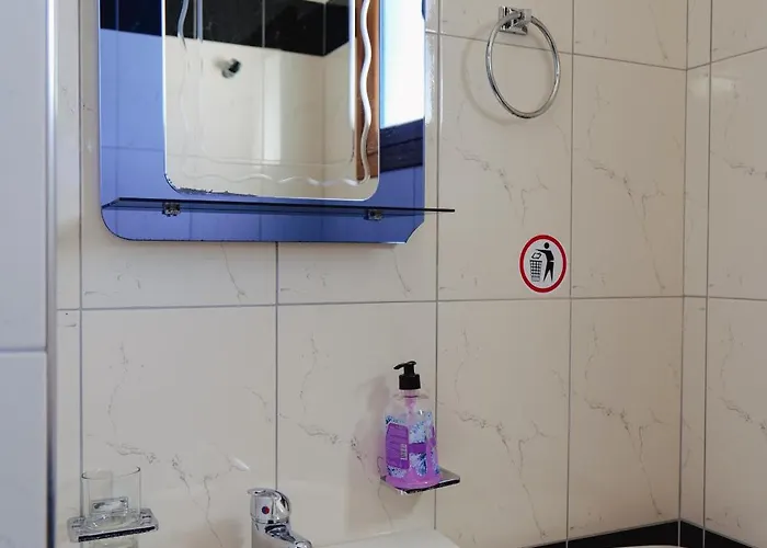 מלון Shpetimi 3*