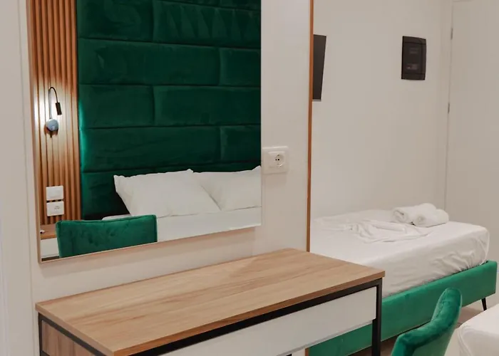 מלון Shpetimi קסאמיל