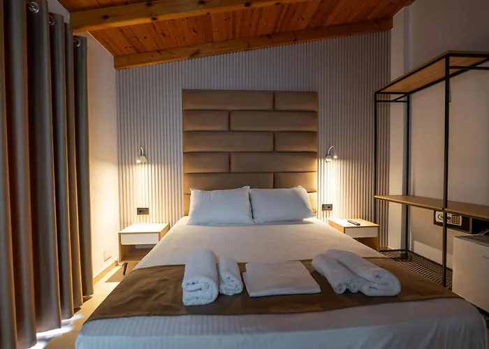 מלון Shpetimi קסאמיל